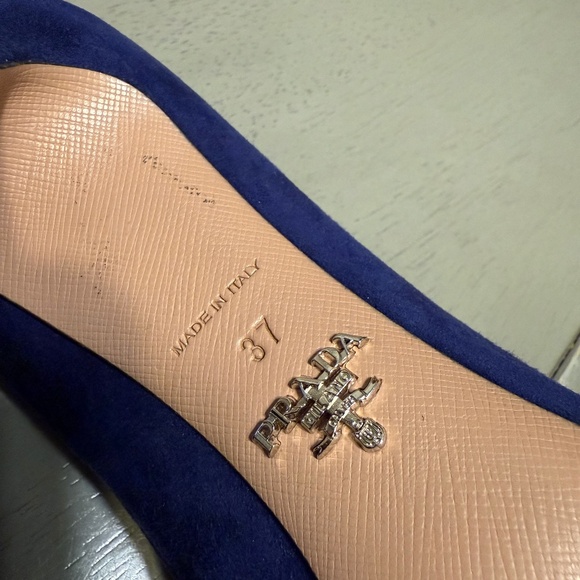 PRADA (37) Electric Suede Blue - Toe-Cleavage Pumps - Picture 6 of 7